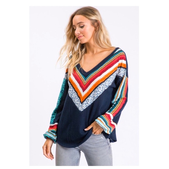 Brushed Waffle V-Neck Color Block Tunic Top - Picture 4 of 4